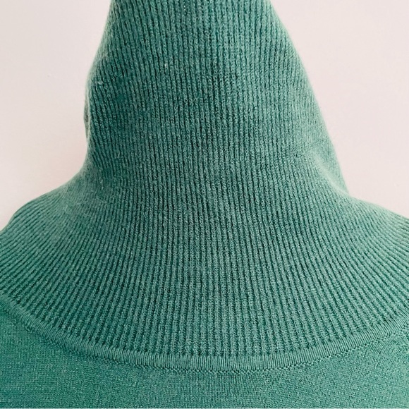 NWT Dark Green Turtleneck - Picture 9 of 15
